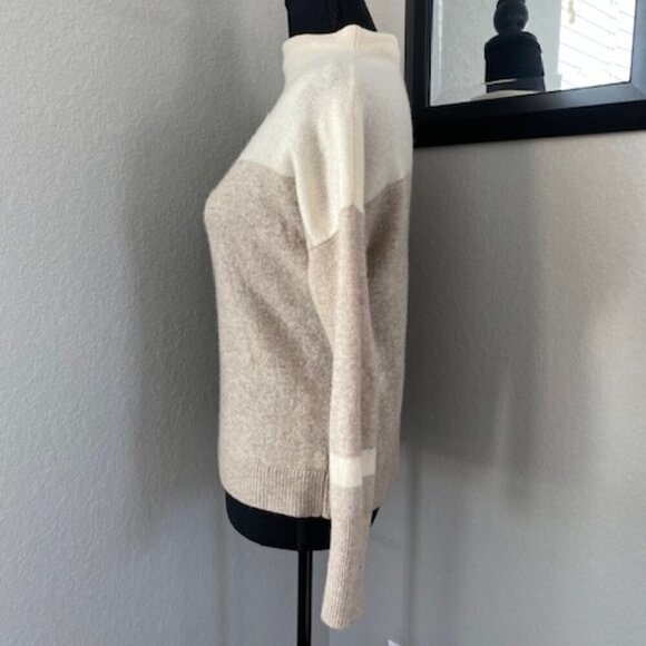 TAHARI Ivory Cream Tan Cashmere Funnel Neck Pullover Sweater Medium - Picture 5 of 12